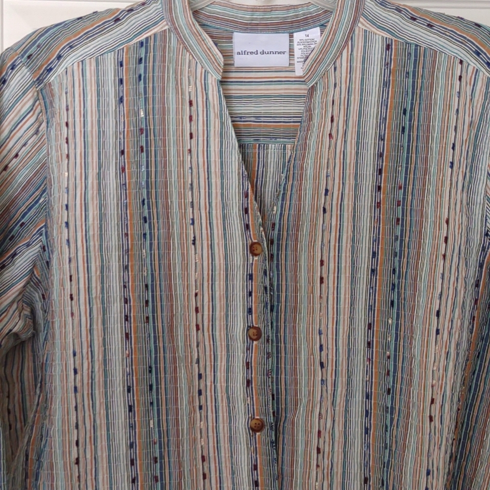 Alfred Dunner v neck button down size 14 in tan, teal green and cream.